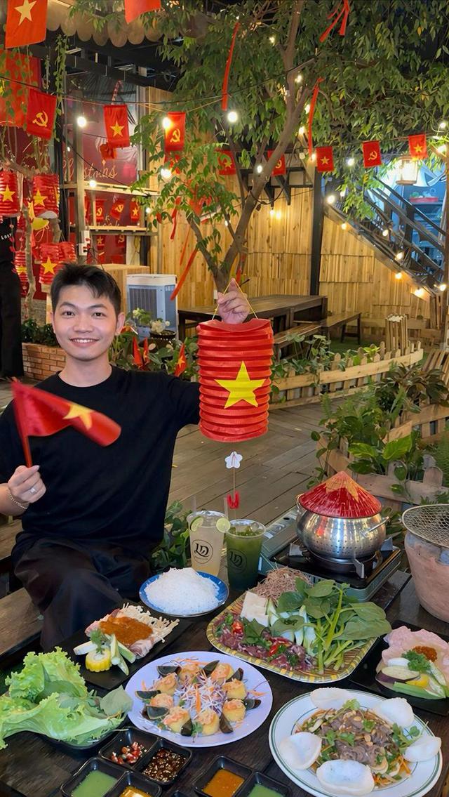 Từ di sản trong góc hẻm và khát vọng vươn xa của Lang Thang With Phát - Ảnh 2.