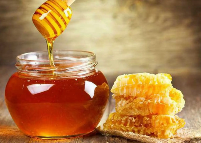 10 loại thực phẩm trẻ dưới 3 tuổi tuyệt đối không được đụng tới! Nhiều cha mẹ vẫn cho con ăn hằng ngày - Ảnh 2.