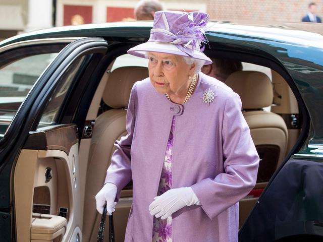 Chiếc Bentley của Nữ ho&agrave;ng Elizabeth II sắp được đấu gi&aacute; với gi&aacute; hơn 13 tỷ đồng - Ảnh 1.