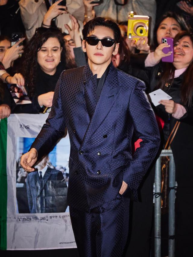 Ji Chang Wook và hành trình nhan sắc lột xác đáng chú ý trước tuổi 40 - Ảnh 7. Ji Chang Wook và hành trình nhan sắc lột xác đáng chú ý trước tuổi 40 - Ảnh 7.