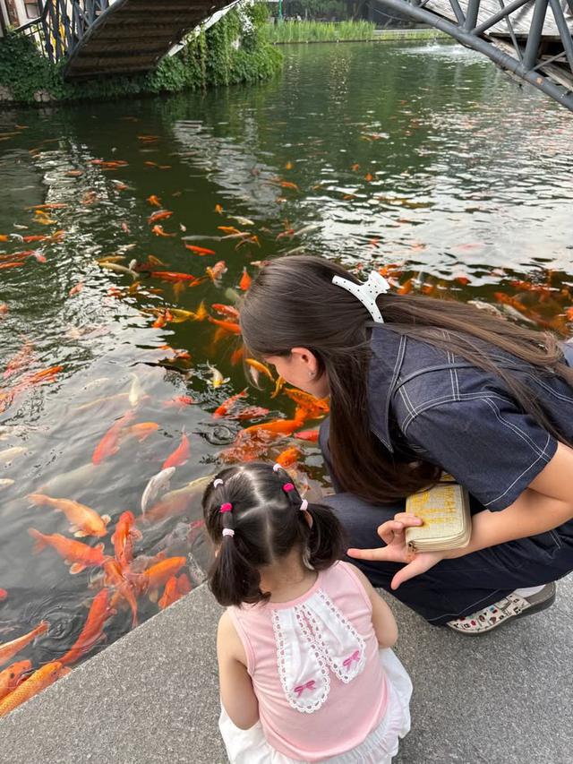 Dấu hiệu của một em bé tình cảm, gắn bó với gia đình - Ảnh 3.