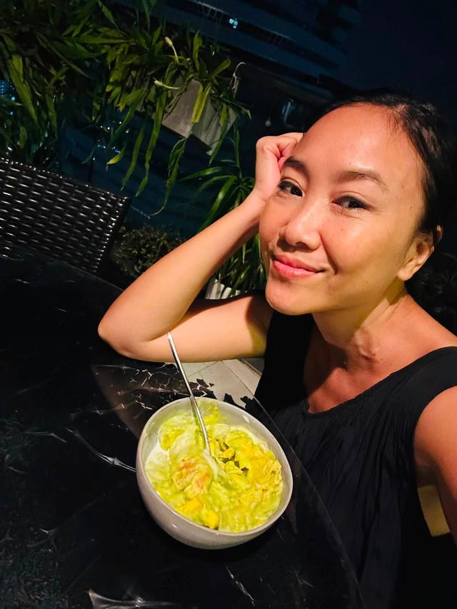 Đoan Trang U50 tự tin khoe mặt mộc sau khi tập luyện: