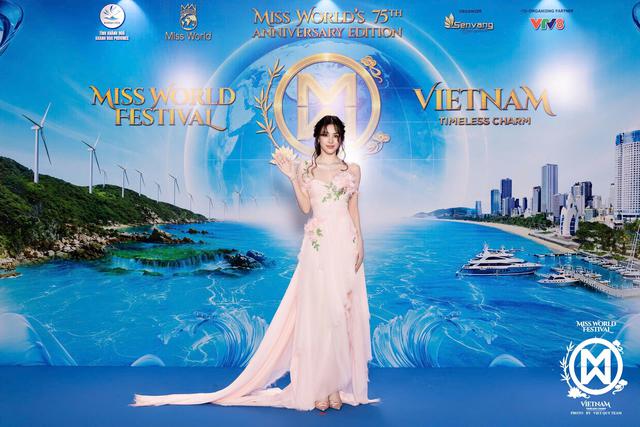 Hậu trường Miss World 2026: Đỗ Mỹ Linh tỏa s&aacute;ng tr&ecirc;n thảm đỏ sau nghi vấn sinh con thứ hai - Ảnh 13.