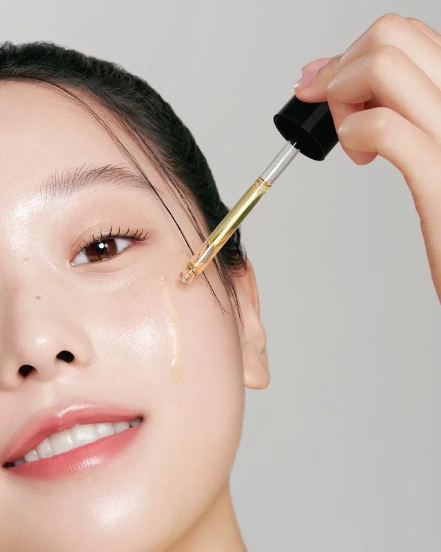 PDRN l&agrave; g&igrave; m&agrave; được gọi l&agrave; &ldquo;DNA c&aacute; hồi&rdquo;? Th&agrave;nh phần l&agrave;m đẹp đang được nhiều t&iacute;n đồ skincare H&agrave;n Quốc quan t&acirc;m - Ảnh 2.