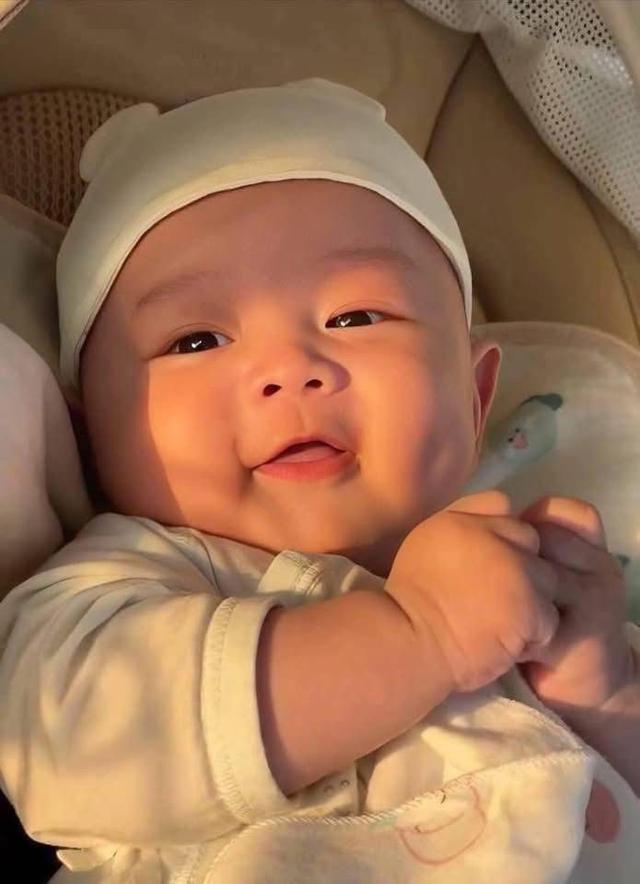 V&igrave; sao người xưa kh&ocirc;ng th&iacute;ch người lạ bế em b&eacute; mới sinh? - Ảnh 3.