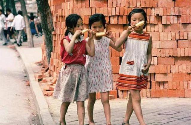 Nhìn lại tuổi thơ của thế hệ 8x, 9x mới hiểu vì sao trẻ em ngày nay dễ gặp vấn đề tâm lý - Ảnh 3.
