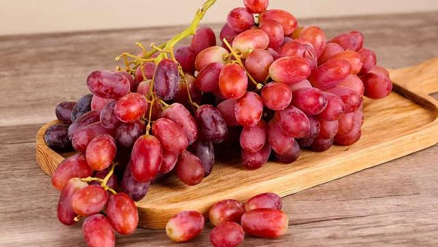 Người lớn tuổi n&ecirc;n ưu ti&ecirc;n những loại tr&aacute;i c&acirc;y n&agrave;o trong thực đơn hằng ng&agrave;y? - Ảnh 2.