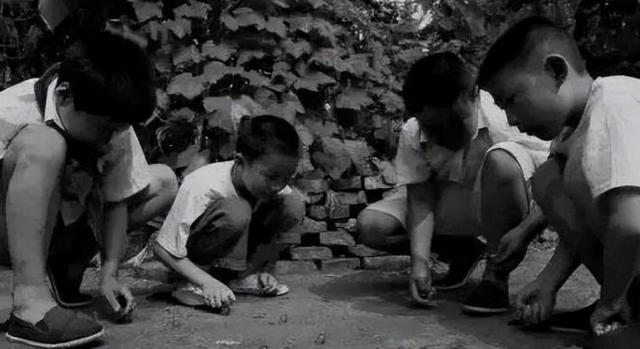 Nhìn lại tuổi thơ của thế hệ 8x, 9x mới hiểu vì sao trẻ em ngày nay dễ gặp vấn đề tâm lý - Ảnh 4.