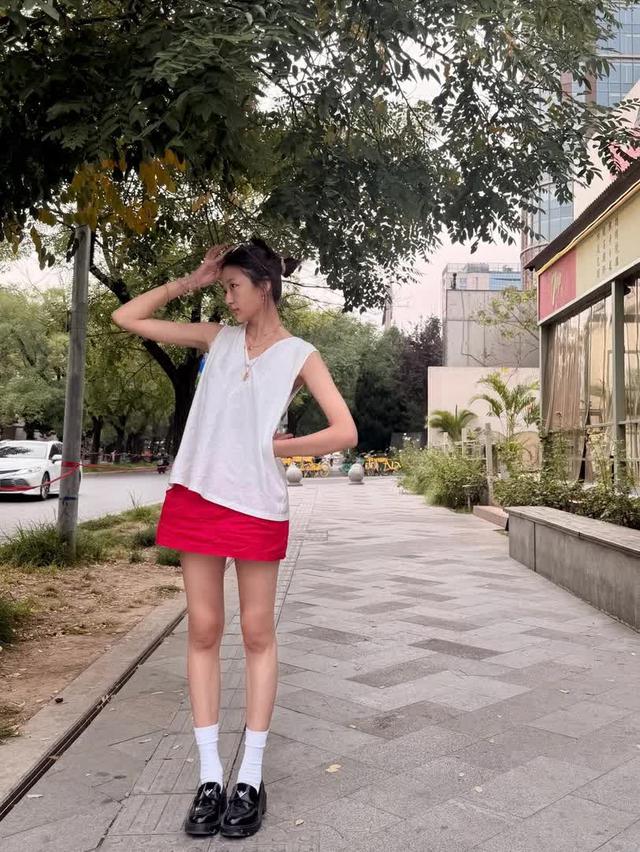 Mỹ nh&acirc;n &ldquo;Đầu Xu&acirc;n Tươi S&aacute;ng&rdquo; duy tr&igrave; v&oacute;c d&aacute;ng mảnh mai nhờ 5 th&oacute;i quen kh&ocirc;ng cần &eacute;p c&acirc;n cực đoan - Ảnh 4.