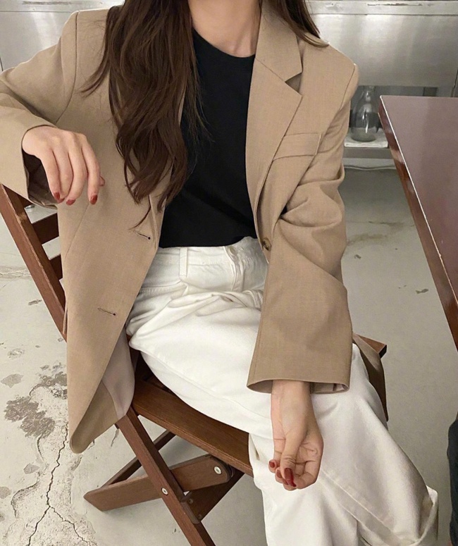 4 chi tiết quan trọng giúp bạn chọn được blazer chuẩn đẹp, mặc lên như may đo mà không cần phải ra hàng sửa - Ảnh 4. 4 chi tiết quan trọng giúp bạn chọn được blazer chuẩn đẹp, mặc lên như may đo mà không cần phải ra hàng sửa - Ảnh 4.