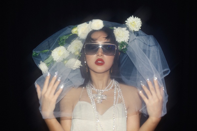 Sau ồn ào hẹn hò với Binz, Châu Bùi khoe đường cong nóng bỏng - Ảnh 2. Sau ồn ào hẹn hò với Binz, Châu Bùi khoe đường cong nóng bỏng - Ảnh 2.