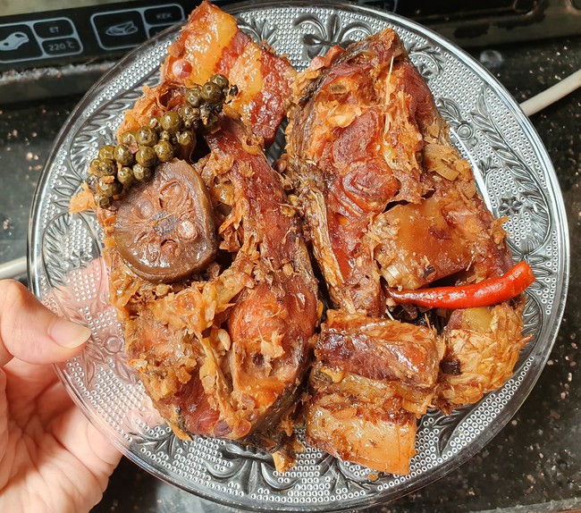 Kho cá bằng nồi cơm điện - Ảnh 5.