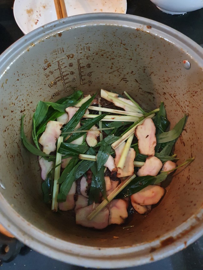 Kho cá bằng nồi cơm điện - Ảnh 2.