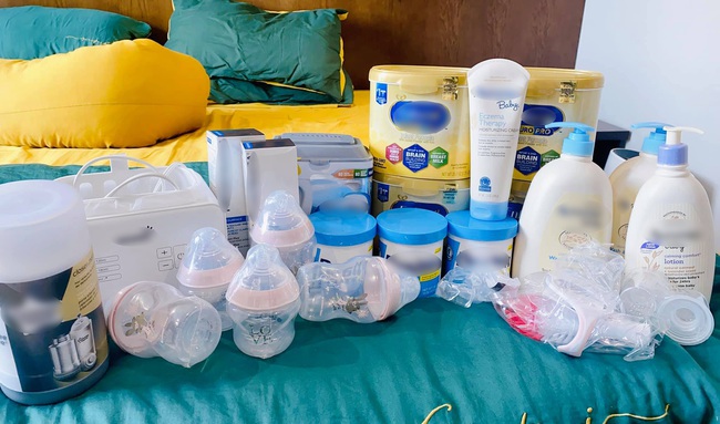 Sát ngày sinh, Pha Lê khoe sắm 20 chiếc bình sữa cho em bé, bỉm cũng phải gửi từ Mỹ về mới chịu - Ảnh 1.
