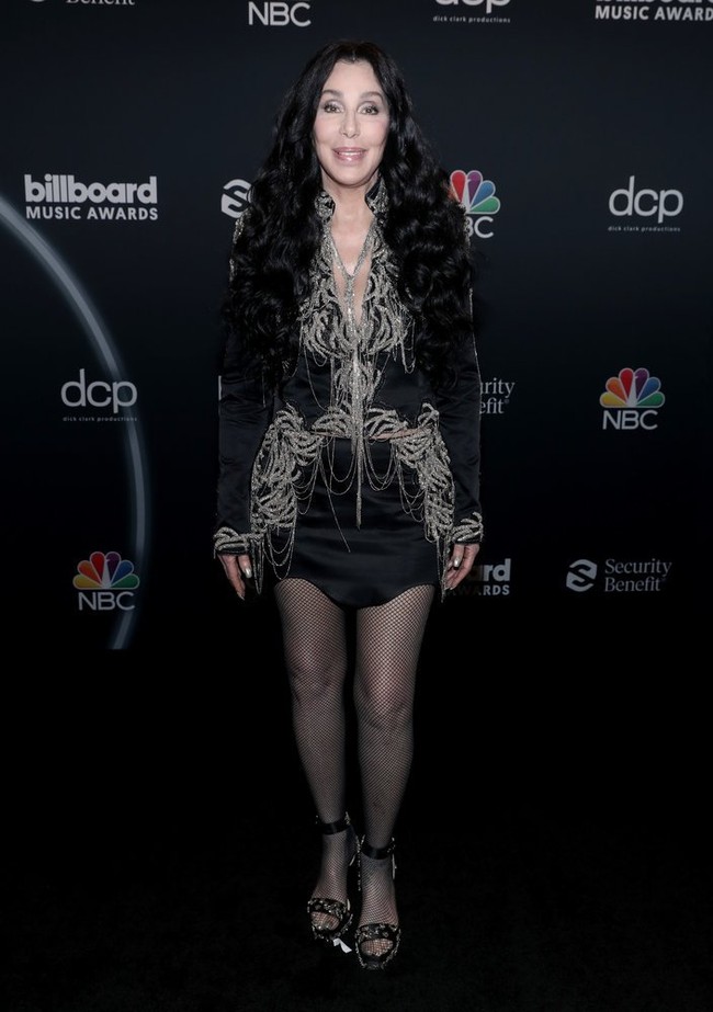 Dàn sao Hollywood đọ dáng trên thảm đỏ Billboard Music Awards 2020: Người kín như bưng từ đầu tới chân, người diện đầm xuyên thấu lộ vòng 1 chảy xệ - Ảnh 3.