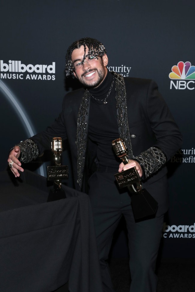 Dàn sao Hollywood đọ dáng trên thảm đỏ Billboard Music Awards 2020: Người kín như bưng từ đầu tới chân, người diện đầm xuyên thấu lộ vòng 1 chảy xệ - Ảnh 13.