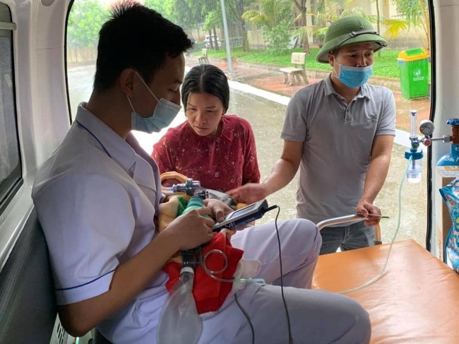 Quảng Ninh: Sản phụ sinh non cấp cứu được cứu thành công nhờ &quot;điều khiển&quot; từ xa - Ảnh 3.
