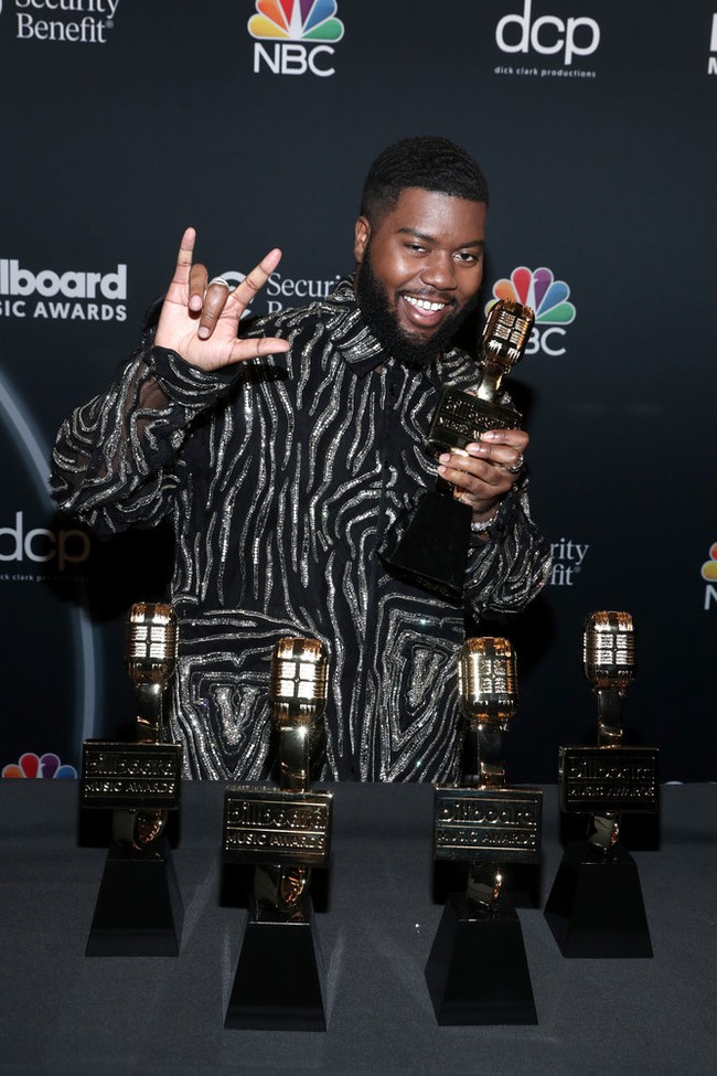 Dàn sao Hollywood đọ dáng trên thảm đỏ Billboard Music Awards 2020: Người kín như bưng từ đầu tới chân, người diện đầm xuyên thấu lộ vòng 1 chảy xệ - Ảnh 18.