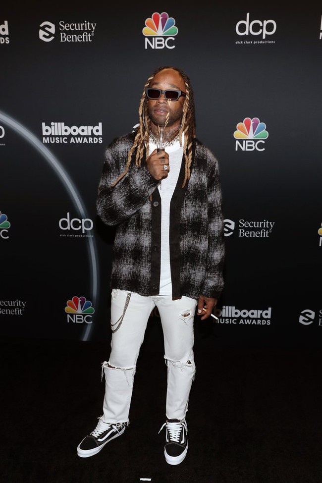 Dàn sao Hollywood đọ dáng trên thảm đỏ Billboard Music Awards 2020: Người kín như bưng từ đầu tới chân, người diện đầm xuyên thấu lộ vòng 1 chảy xệ - Ảnh 7.