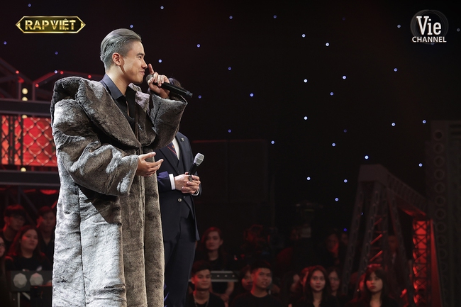Rap Việt: Tez so kè với G.Ducky, còn được Wowy hứa hẹn "chống lưng", thế trận ngày càng gay cấn - Ảnh 6. Rap Việt: Tez so kè với G.Ducky, còn được Wowy hứa hẹn “chống lưng”, thế trận ngày càng gay cấn Rap Việt: Tez so kè với G.Ducky, còn được Wowy hứa hẹn "chống lưng", thế trận ngày càng gay cấn - Ảnh 6. Rap Việt: Tez so kè với G.Ducky, còn được Wowy hứa hẹn “chống lưng”, thế trận ngày càng gay cấn