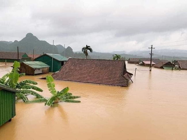 Quảng Trị nguy cơ tái diễn lũ lịch sử lần 2, mưa đặc biệt to ở miền Trung kéo dài đến bao giờ? - Ảnh 1. Quảng Trị nguy cơ tái diễn lũ lịch sử lần 2, mưa đặc biệt to ở miền Trung kéo dài đến bao giờ? - Ảnh 1.