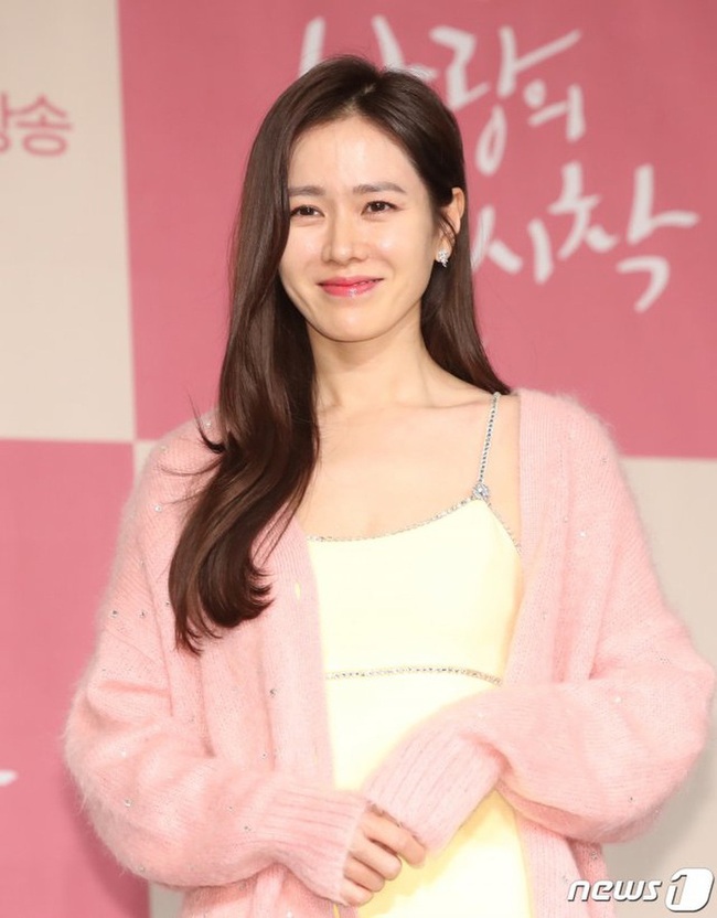 Phim Hollywood của Son Ye Jin đóng vai chính "có biến": Tài tử Lee Sun Kyun rút vai, fan liền réo gọi Hyun Bin - Ảnh 4. Phim Hollywood của Son Ye Jin đóng vai chính "có biến": Tài tử Lee Sun Kyun rút vai, fan liền réo gọi Hyun Bin - Ảnh 4.