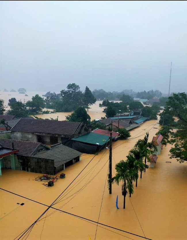 Quảng Trị nguy cơ tái diễn lũ lịch sử lần 2, mưa đặc biệt to ở miền Trung kéo dài đến bao giờ? - Ảnh 4. Quảng Trị nguy cơ tái diễn lũ lịch sử lần 2, mưa đặc biệt to ở miền Trung kéo dài đến bao giờ? - Ảnh 4.
