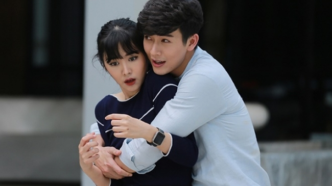 Nghe tiếng anh trai đang ở trong phòng người giúp việc, tôi định xông vào bắt tại trận nào ngờ hành động của chị dâu khiến tôi chết lặng - Ảnh 1. Nghe tiếng anh trai đang ở trong phòng người giúp việc, tôi định xông vào bắt tại trận nào ngờ hành động của chị dâu khiến tôi chết lặng - Ảnh 1.