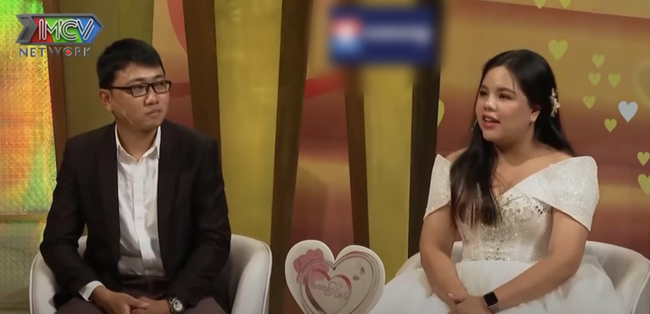 "Vợ chồng son": Nam khách mời lên truyền hình kể vợ sửa mũi, sửa cằm, bao nhiêu cái xấu nằm trên mặt vợ hết - Ảnh 4. "Vợ chồng son": Nam khách mời lên truyền hình kể vợ sửa mũi, sửa cằm, bao nhiêu cái xấu nằm trên mặt vợ hết - Ảnh 4.
