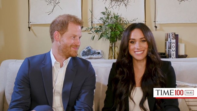 Công nương Kate khoe vẻ đẹp hoàn hảo với khí chất hơn người, làm lu mờ cả Meghan khi cả hai cùng &quot;lên sóng&quot; - Ảnh 1.