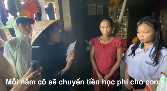 Bị miệt thị vì tài trợ học phí cho 2 học sinh miền Trung, Thủy Tiên gay gắt đáp trả: “Không phải cứ bỏ ra 50 - 100 nghìn là có quyền xúc phạm người khác” - Ảnh 2. Bị miệt thị vì tài trợ học phí cho 2 học sinh miền Trung, Thủy Tiên gay gắt đáp trả: “Không phải cứ bỏ ra 50 - 100 nghìn là có quyền xúc phạm người khác” - Ảnh 2.