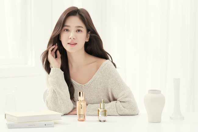 Nguyên nhân khiến Song Hye Kyo dù đã gần 40 tuổi lại vướng scandal từ trốn thuế cho tới ly hôn vẫn được các "ông lớn" sang chảnh "chọn mặt gửi vàng" - Ảnh 5. Nguyên nhân khiến Song Hye Kyo dù đã gần 40 tuổi lại vướng scandal từ trốn thuế cho tới ly hôn vẫn được các "ông lớn" sang chảnh "chọn mặt gửi vàng" - Ảnh 5.
