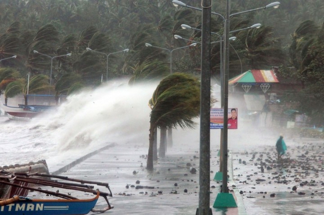 Philippines bão nối bão, Châu Á thiệt hại nặng nề vì thiên tai - Ảnh 1.