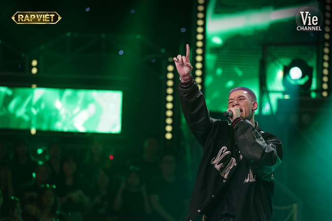 Rap Việt: Vừa gia nhập hội sợ vợ, Rhymastic hết lời khen ngợi MCK "trap như tát vào lòng tự trọng của bọn tôi" - Ảnh 5. Rap Việt: Vừa gia nhập hội sợ vợ, Rhymastic hết lời khen ngợi MCK “trap như tát vào lòng tự trọng của bọn tôi” Rap Việt: Vừa gia nhập hội sợ vợ, Rhymastic hết lời khen ngợi MCK "trap như tát vào lòng tự trọng của bọn tôi" - Ảnh 5. Rap Việt: Vừa gia nhập hội sợ vợ, Rhymastic hết lời khen ngợi MCK “trap như tát vào lòng tự trọng của bọn tôi”