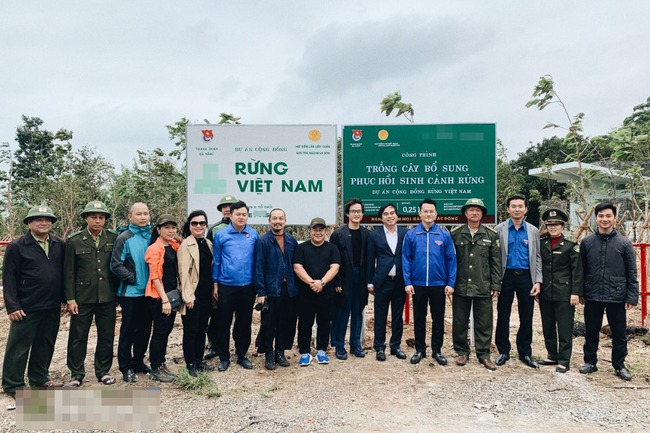 Giúp phòng tránh lũ, Hà Anh Tuấn xắn tay áo trồng 1.800 cây  trong dự án &quot;Rừng Việt Nam&quot; - Ảnh 4.