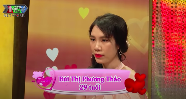 "Vợ chồng son": Ở biệt thự và là tiểu thư độc nhất của dòng họ, cô gái bị thầy giáo xông vào đòi nói lời yêu - Ảnh 4. "Vợ chồng son": Ở biệt thự và là tiểu thư độc nhất của dòng họ, cô gái bị thầy giáo xông vào đòi nói lời yêu - Ảnh 4.
