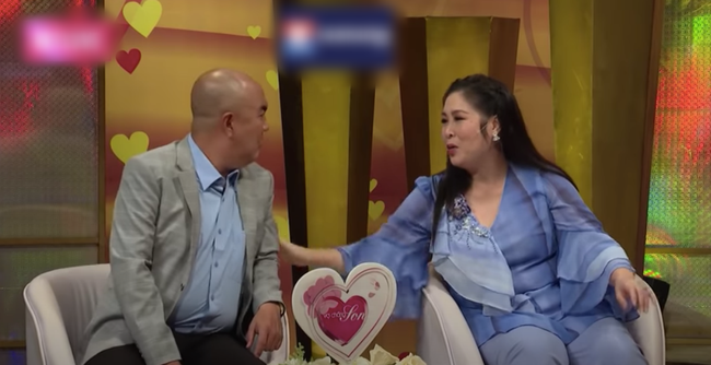 "Vợ chồng son": Ở biệt thự và là tiểu thư độc nhất của dòng họ, cô gái bị thầy giáo xông vào đòi nói lời yêu - Ảnh 2. "Vợ chồng son": Ở biệt thự và là tiểu thư độc nhất của dòng họ, cô gái bị thầy giáo xông vào đòi nói lời yêu - Ảnh 2.