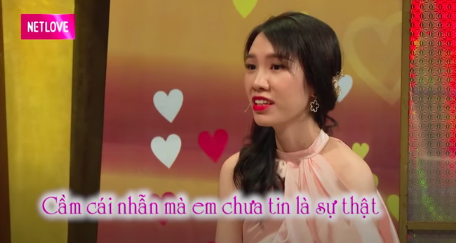 "Vợ chồng son": Ở biệt thự và là tiểu thư độc nhất của dòng họ, cô gái bị thầy giáo xông vào đòi nói lời yêu - Ảnh 5. "Vợ chồng son": Ở biệt thự và là tiểu thư độc nhất của dòng họ, cô gái bị thầy giáo xông vào đòi nói lời yêu - Ảnh 5.