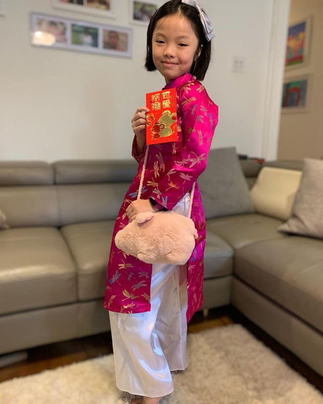 Cô gái từng tát Tăng Thanh Hà giữa phố ngày ấy: Giờ là nhân viên văn phòng bình thường, cách nuôi dạy con mới thật đáng nể - Ảnh 5. Cô gái từng tát Tăng Thanh Hà giữa phố ngày ấy: Giờ là nhân viên văn phòng bình thường, cách nuôi dạy con mới thật đáng nể - Ảnh 5.
