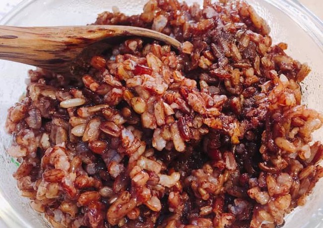 Thèm cơm nhưng lại lo ăn vào sẽ béo? Món kimbap biến thể từ gạo lứt này sẽ giúp chị em "đã miệng" mà chẳng sợ tăng cân! - Ảnh 2.