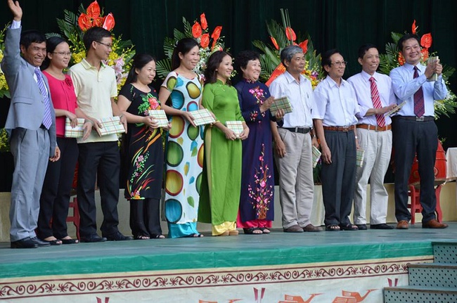 Giữa lòng thủ đô Hà Nội có một trường cấp 3 vô cùng đặc biệt: học sinh được rèn luyện theo kiểu &quot;nhà binh&quot;, giáo viên đều là thạc sĩ, tiến sĩ - Ảnh 12.