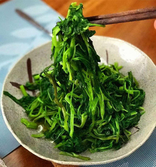 Luộc rau tưởng là dễ nhưng liệu chị em đã "nằm lòng" 6 mẹo nhỏ khiến rau luộc vừa xanh, vừa ngọt như ở nhà hàng 5 sao này hay chưa? - Ảnh 1.