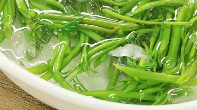 Luộc rau tưởng là dễ nhưng liệu chị em đã "nằm lòng" 6 mẹo nhỏ khiến rau luộc vừa xanh, vừa ngọt như ở nhà hàng 5 sao này hay chưa? - Ảnh 4.
