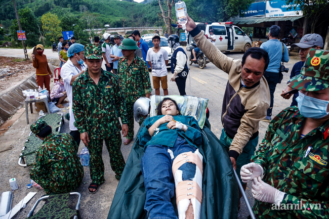 Nước mắt Trà Leng: 'Hết rồi, không còn gì nữa, con rồi cháu đều nằm dưới kia' - Ảnh 9. Nước mắt Trà Leng: 'Hết rồi, không còn gì nữa, con rồi cháu đều nằm dưới kia' - Ảnh 9.
