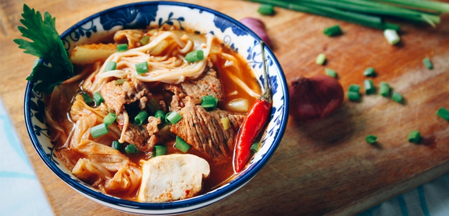 Có một loại canh được coi là "chân ái" của mùa đông: Đủ rau, đủ thịt và vị cay nhè nhẹ say đắm lòng người - Ảnh 1.