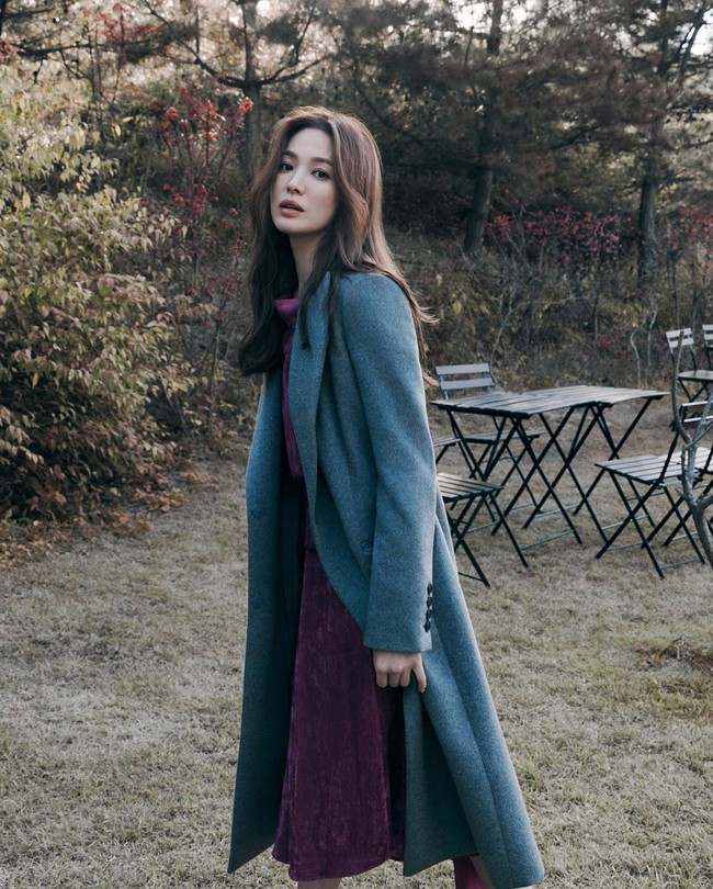 Song Hye Kyo nhận vô vàn lời khen nức nở giữa thông tin từng bị chồng cũ Song Joong Ki nhắn tin thúc ép chuyện ly hôn - Ảnh 1. Song Hye Kyo nhận vô vàn lời khen nức nở giữa thông tin từng bị chồng cũ Song Joong Ki nhắn tin thúc ép chuyện ly hôn - Ảnh 1.