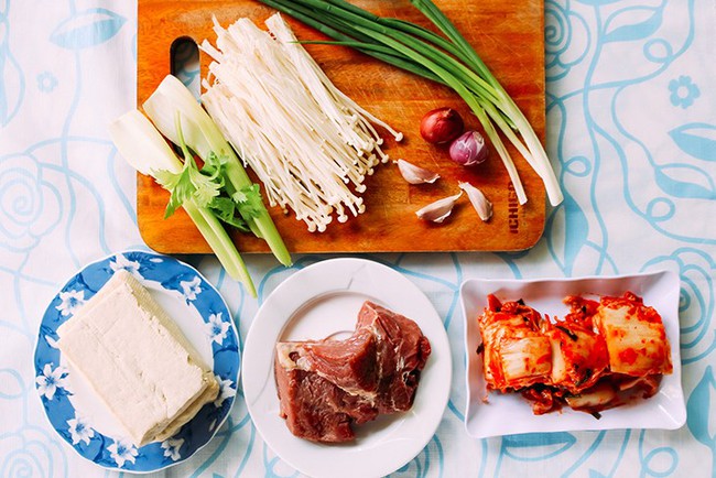 Có một loại canh được coi là "chân ái" của mùa đông: Đủ rau, đủ thịt và vị cay nhè nhẹ say đắm lòng người - Ảnh 2.