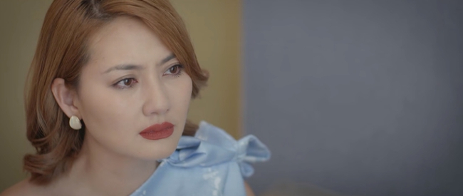 Trói buộc yêu thương: Phương (Trương Quỳnh Anh) bị bạn trai bắt gặp đang ôm người đàn ông khác - Ảnh 6. Trói buộc yêu thương: Phương (Trương Quỳnh Anh) bị bạn trai bắt tại trận cảnh ôm ấp người đàn ông khác Trói buộc yêu thương: Phương (Trương Quỳnh Anh) bị bạn trai bắt gặp đang ôm người đàn ông khác - Ảnh 6. Trói buộc yêu thương: Phương (Trương Quỳnh Anh) bị bạn trai bắt tại trận cảnh ôm ấp người đàn ông khác