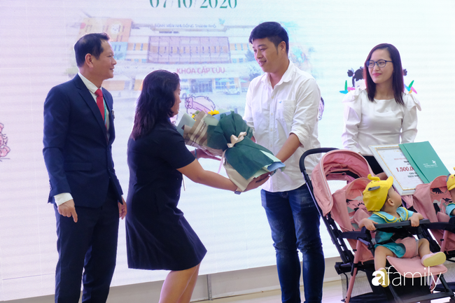 Ca mổ tách dính Trúc Nhi - Diệu Nhi được nhận kỷ lục Guinness Việt Nam trong ngày 2 bé xuất viện - Ảnh 7.