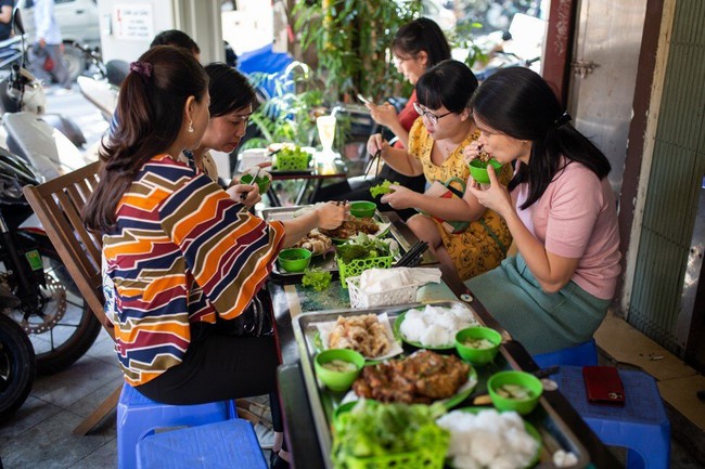 Món chả rươi ở Việt Nam lên báo nước ngoài - Ảnh 4.